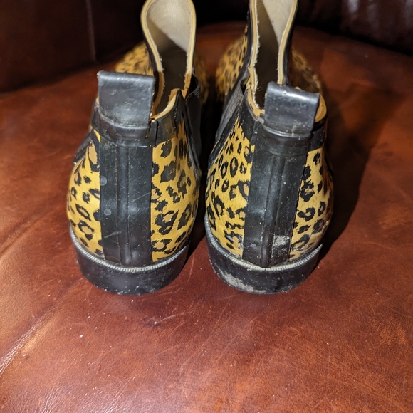 Cheetah boutique rain boots size large - Picture 3 of 10